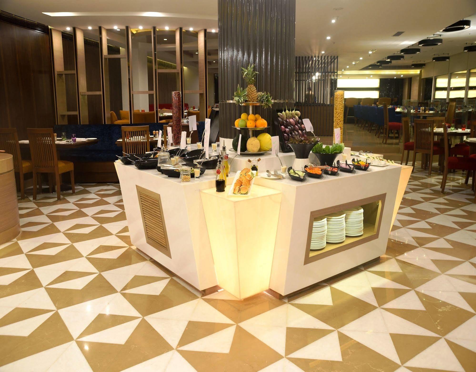 Sarovar Portico Outer Ring Road Bangalore Exterior foto